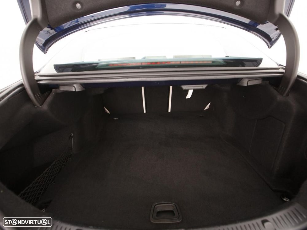 Mercedes-Benz E 220 - 11