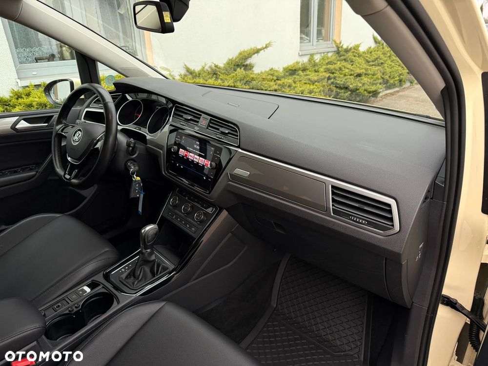 Volkswagen Touran 2.0 TDI SCR DSG Comfortline - 16