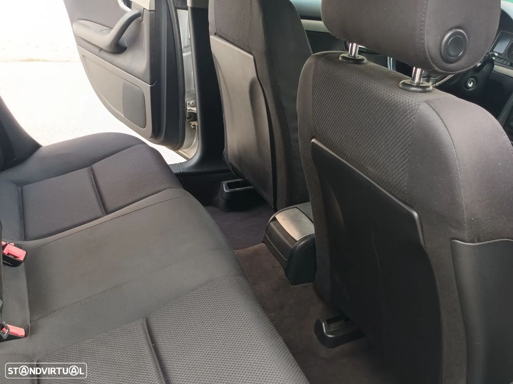 Audi A4 1.9 TDI m5 - 4