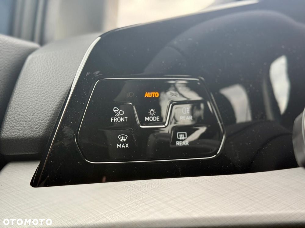 Volkswagen Golf Variant 1.5 eTSI mHEV Life Plus DSG - 26