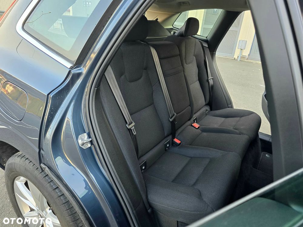 Volvo XC 60 B5 B AWD Momentum Pro - 18