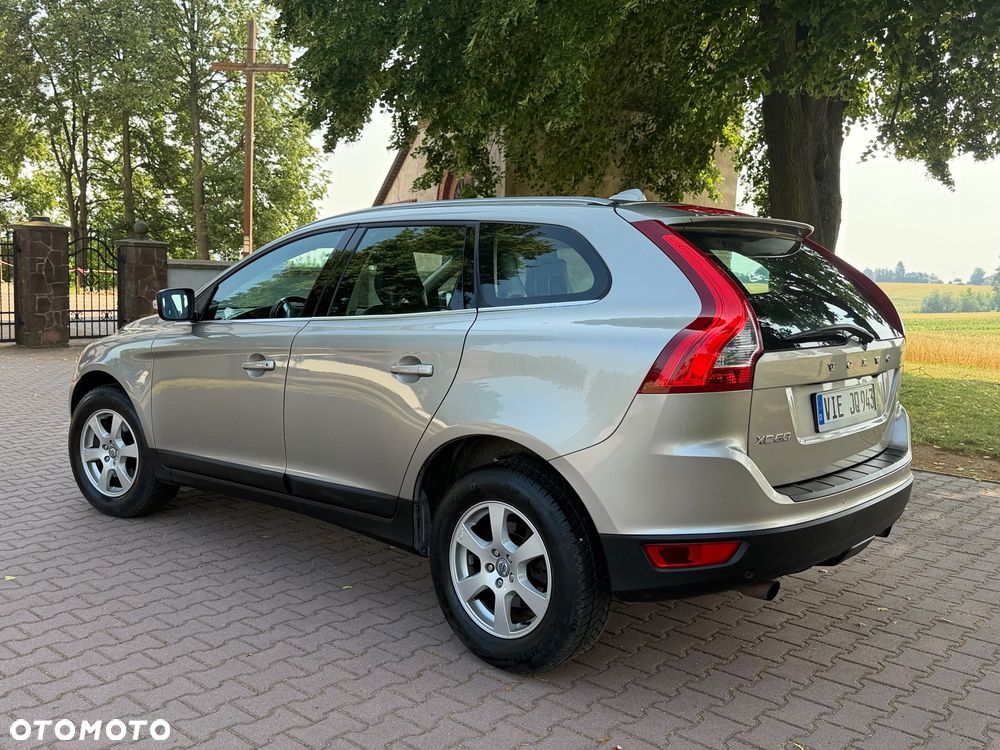 Volvo XC 60 2.0T Powershift Momentum - 13
