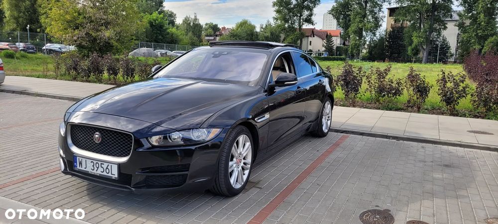Jaguar XE 2.0 T Pure - 1