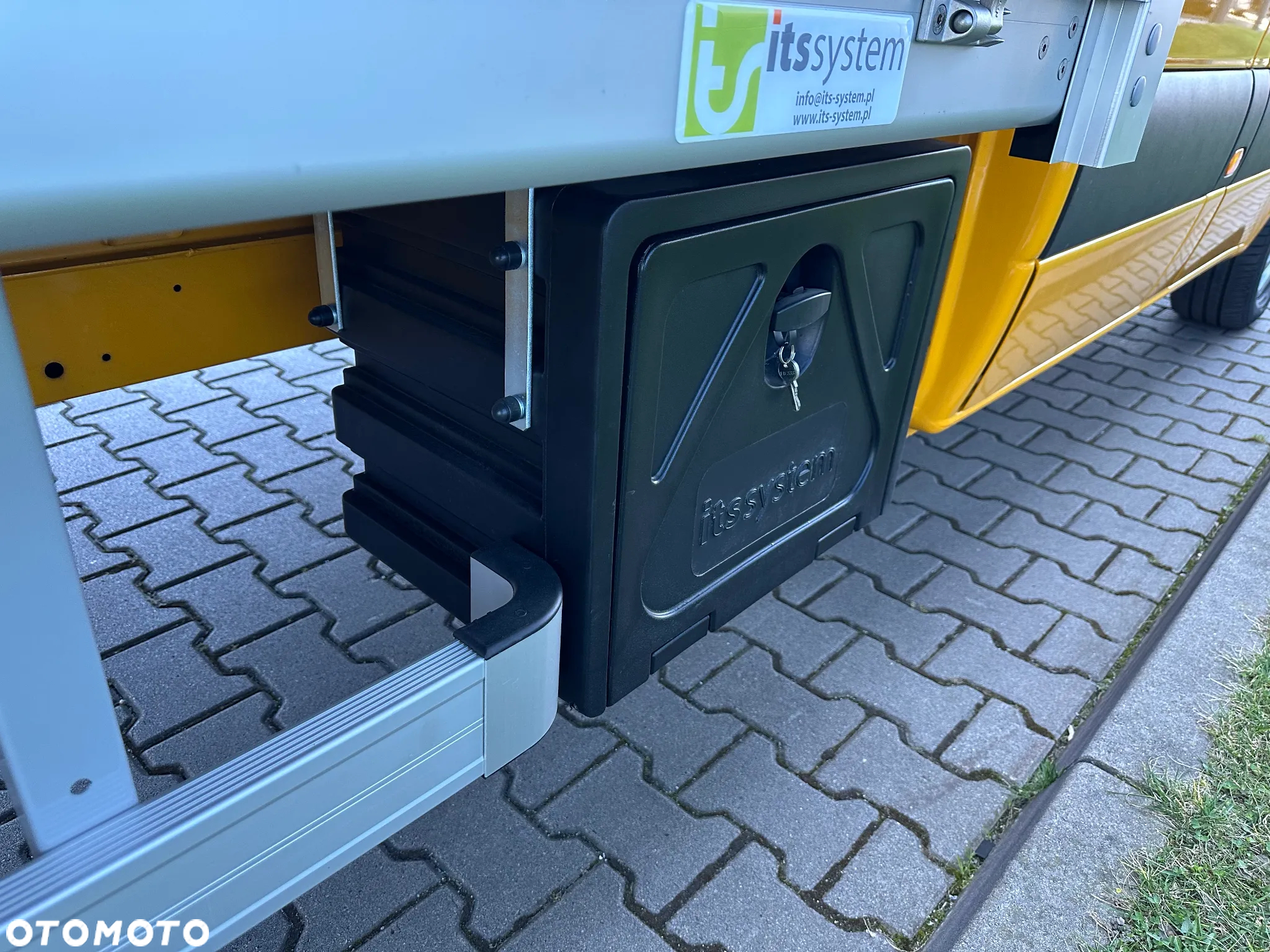 Mercedes-Benz Sprinter - 12