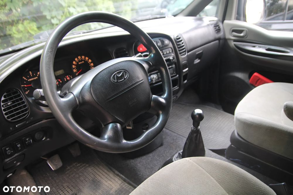 Hyundai H-1 Starex - 8