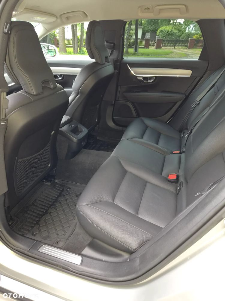 Volvo V90 B4 D AWD Momentum Pro - 11