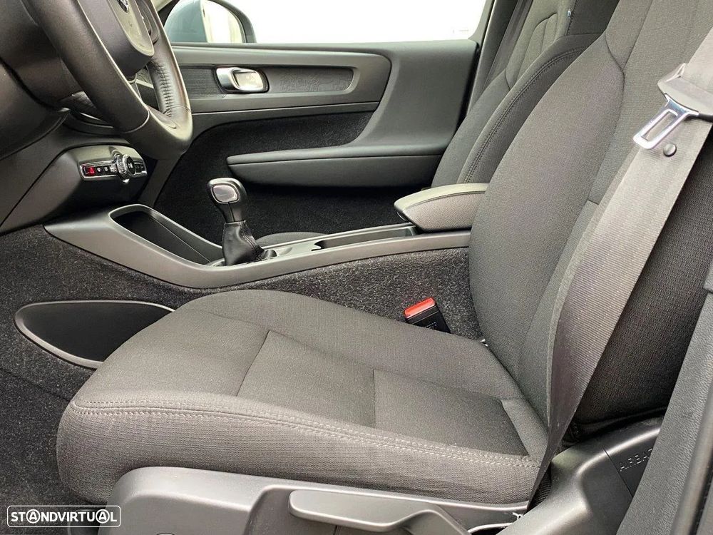 Volvo XC 40 2.0 D3 Momentum - 25