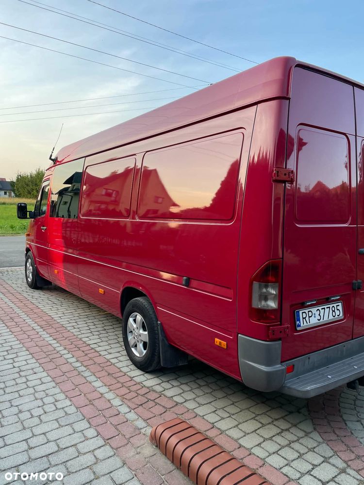 Mercedes-Benz Sprinter - 4