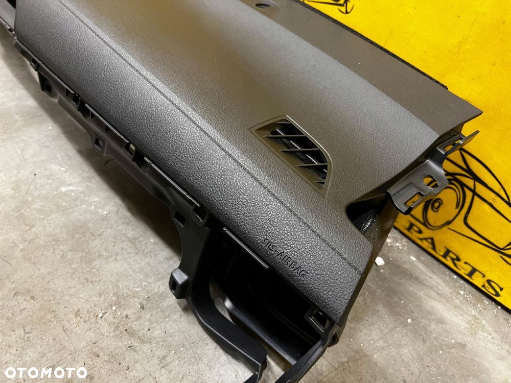 KOMPLET DESKA ROZDZIELCZA KOKPIT KONSOLA 2X PODUSZKI TOYOTA HILUX VIII 8 - 5