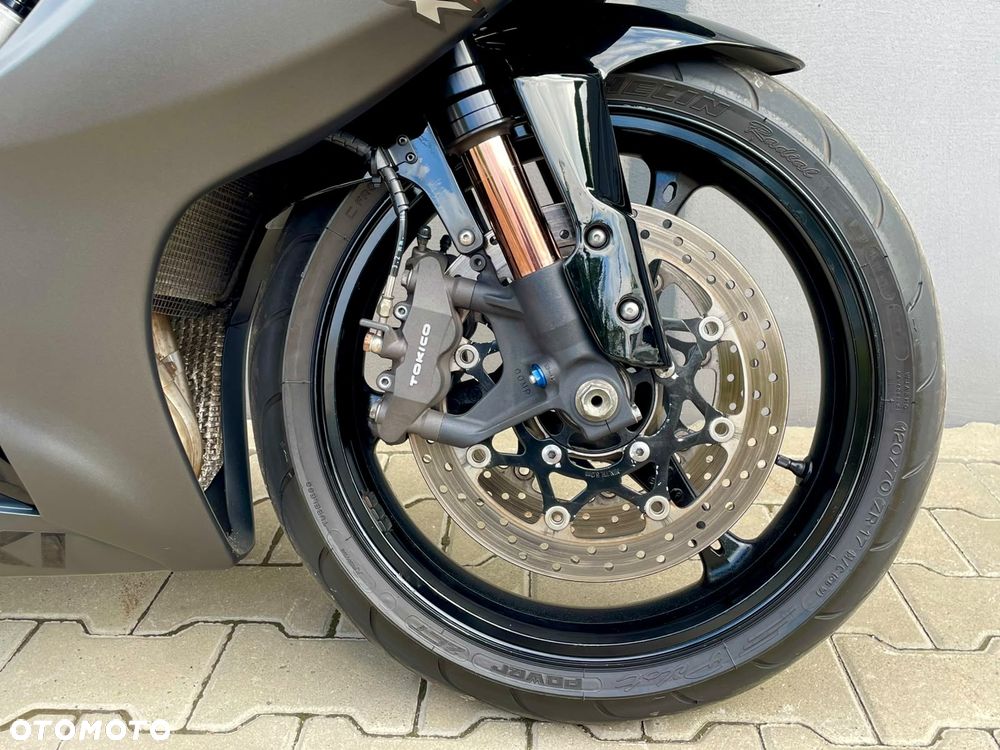 Suzuki GSX-R - 15