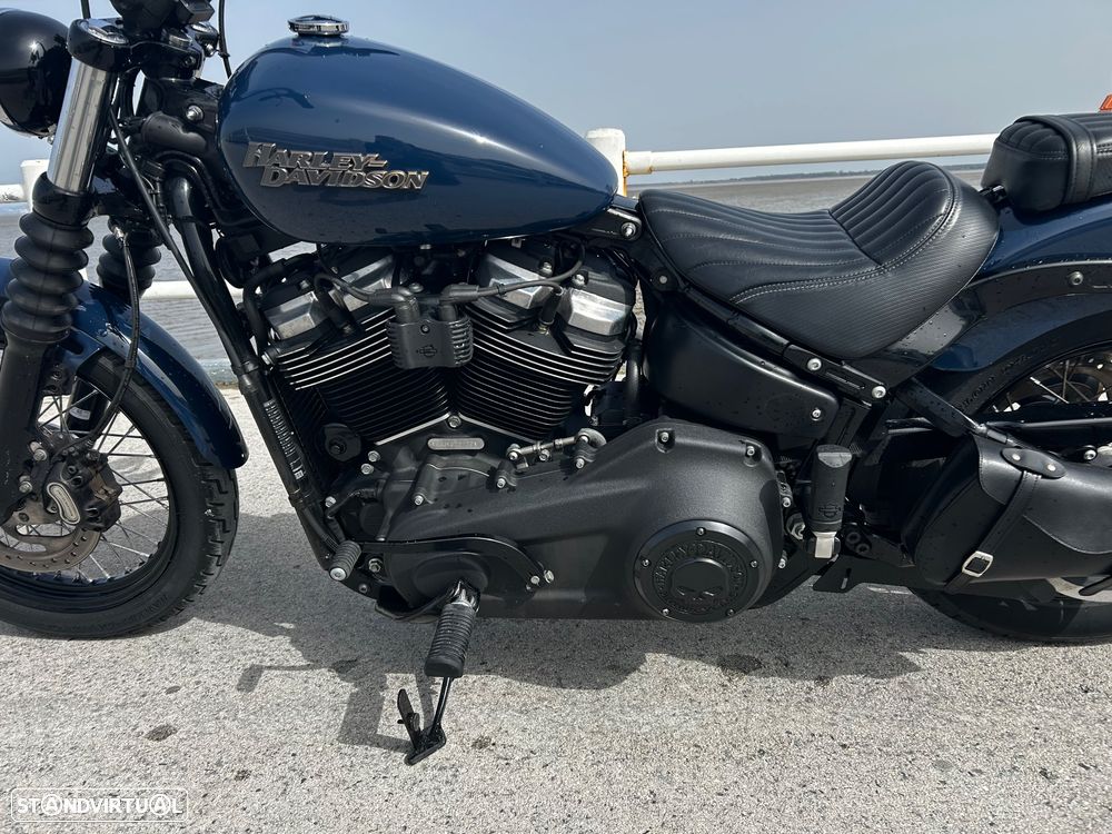 Harley-Davidson Softail Street Bob - 21