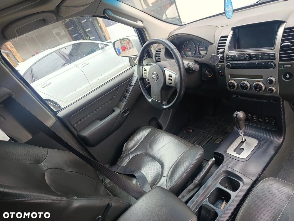 Nissan Pathfinder - 6