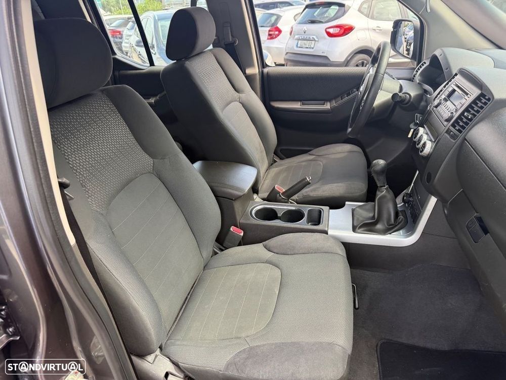 Nissan Navara 2.5 dCi KC SE 4WD - 12