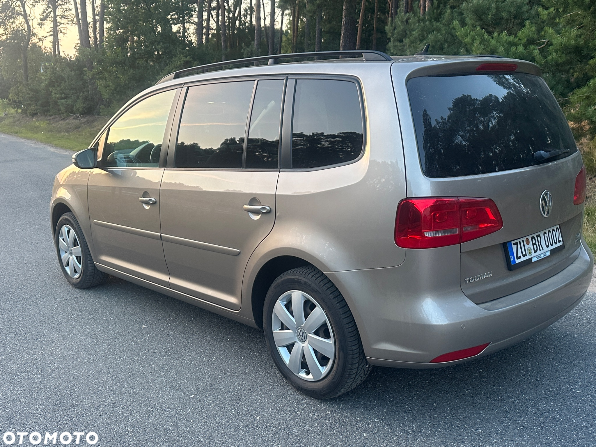 Volkswagen Touran - 4