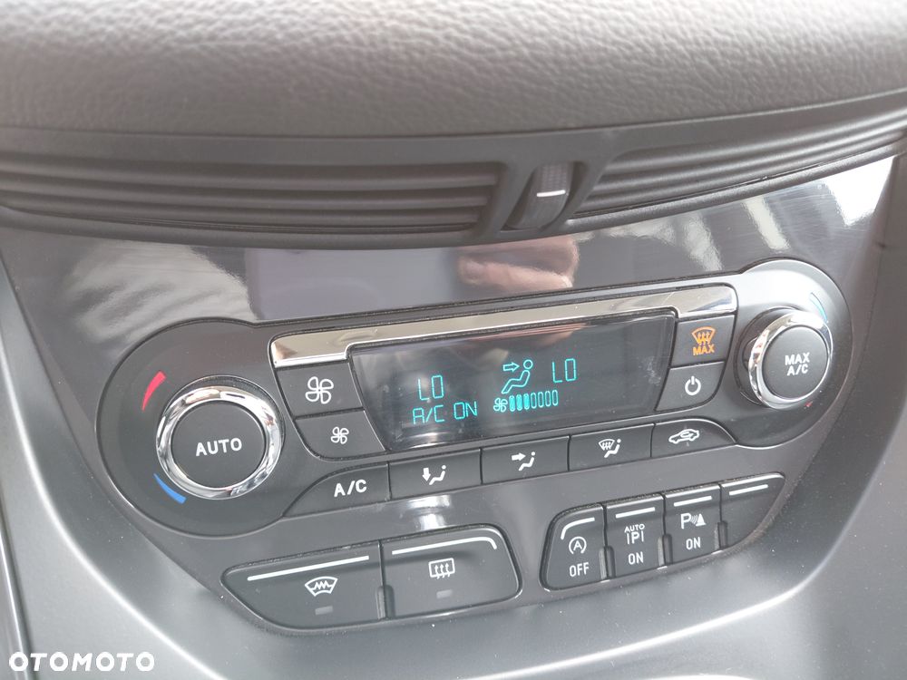 Ford Kuga 1.6 EcoBoost 2x4 Titanium - 17