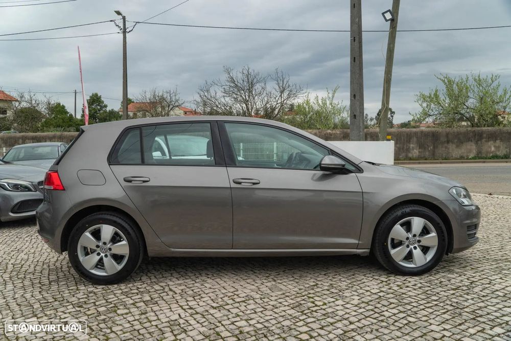 VW Golf 1.6 TDI Confortline - 6