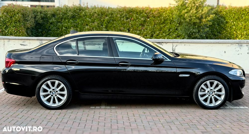 BMW Seria 5 520d Aut. - 11