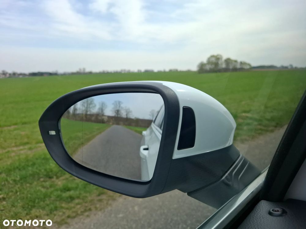 Volkswagen Golf 2.0 TDI SCR DSG Style - 19