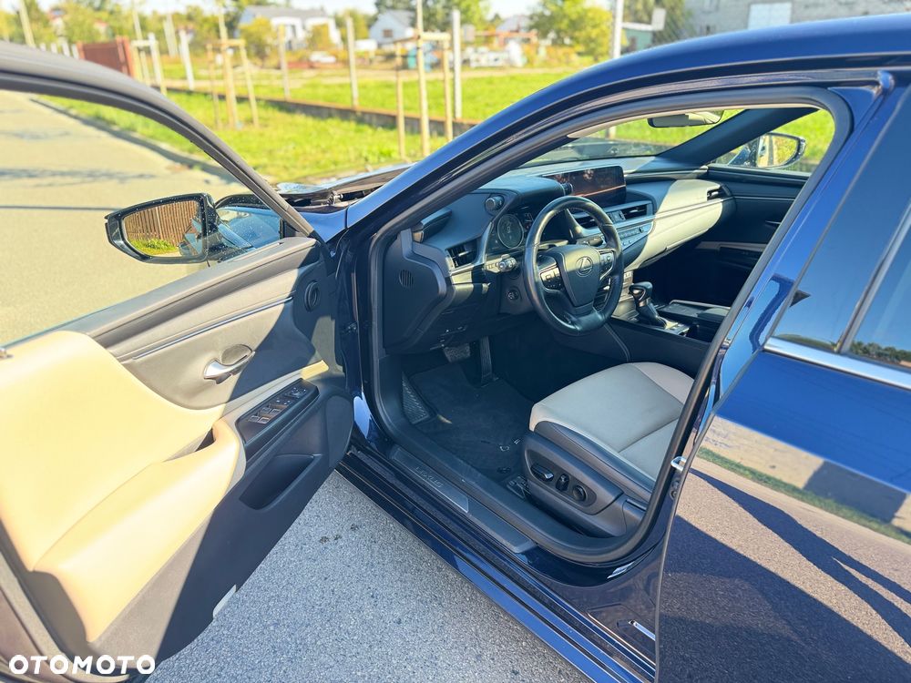 Lexus ES - 12