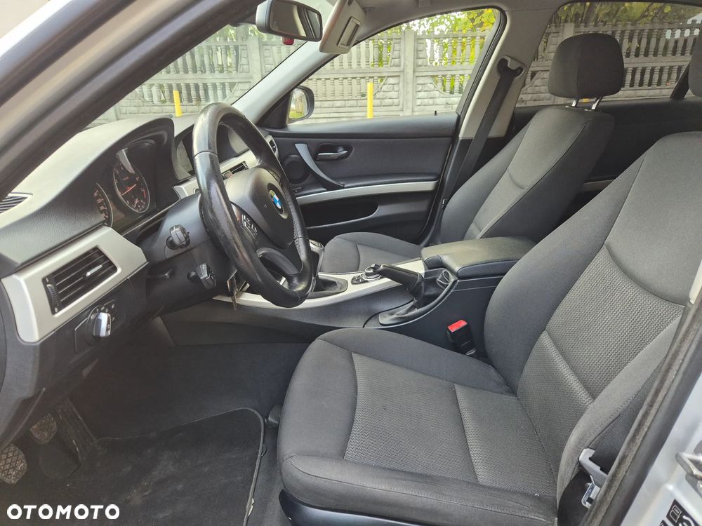 BMW Seria 3 320i - 12