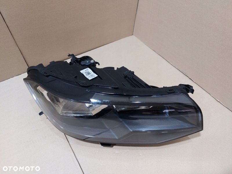 LAMPA PRAWY PRZÓD T-CROSS 2GM 2GM941006A - 2