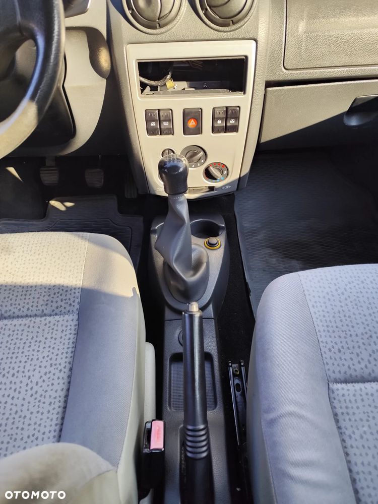 Dacia Logan 1.4 Laureate - 12