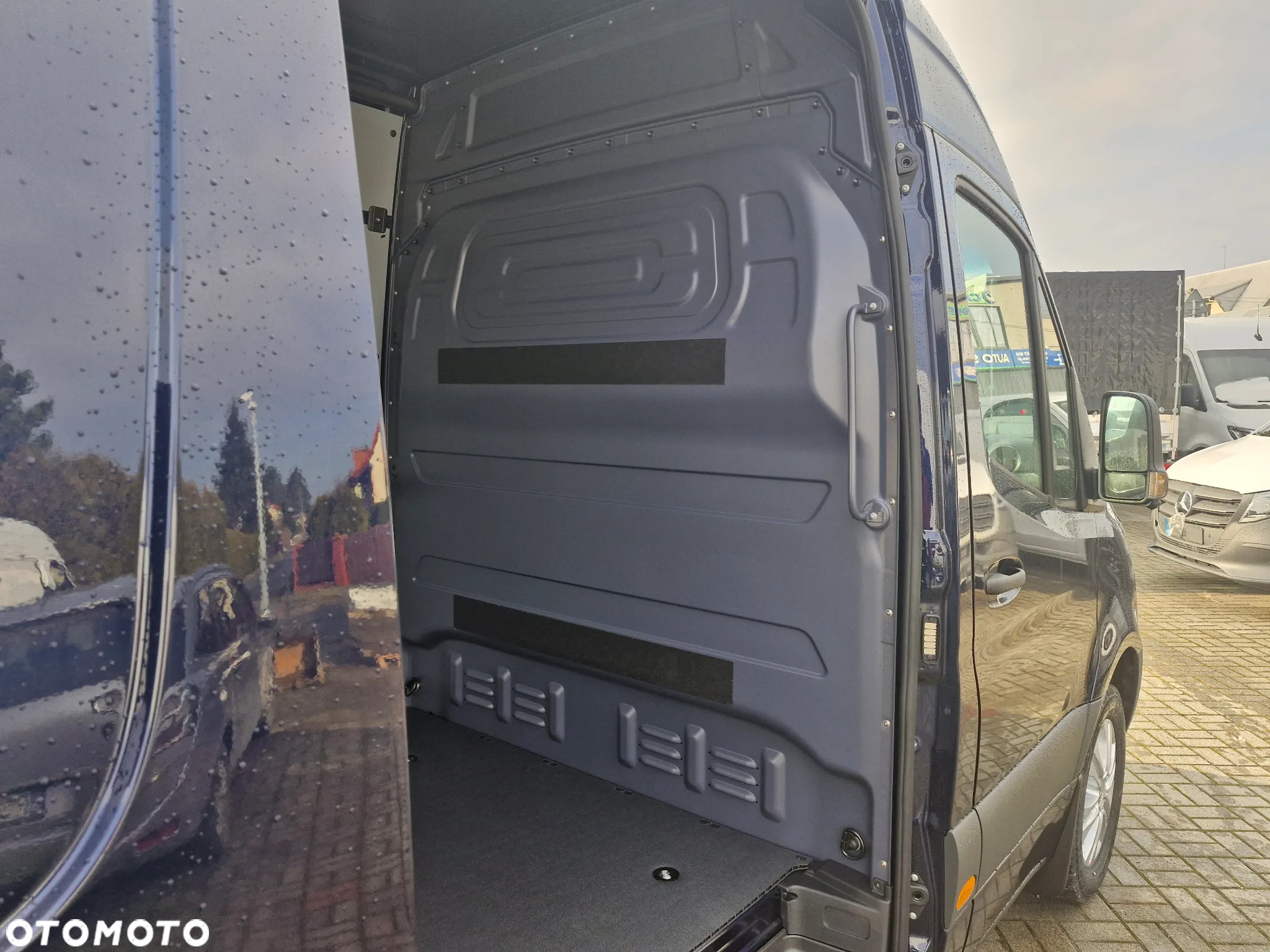 Mercedes-Benz Sprinter 319 CDI - 16