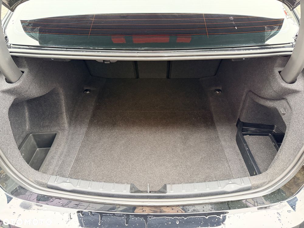 BMW Seria 3 318i - 14