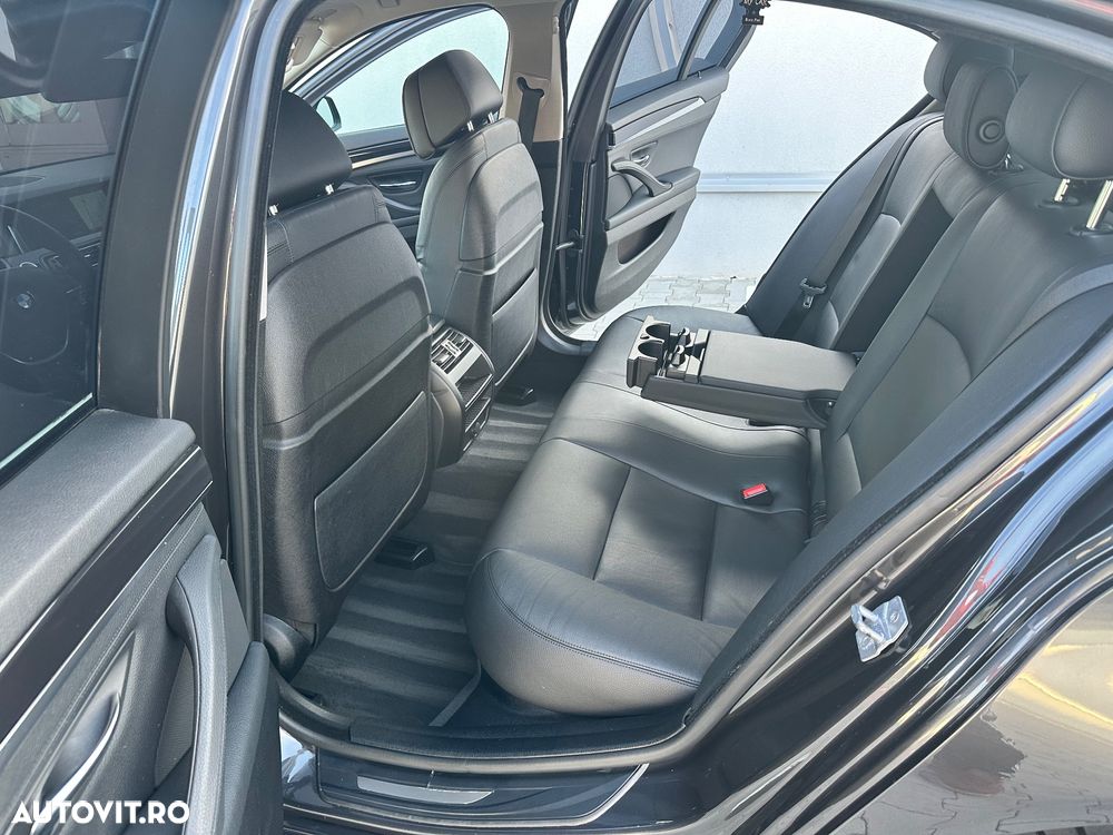 BMW Seria 5 530d xDrive Touring Sport-Aut. Luxury Line - 24