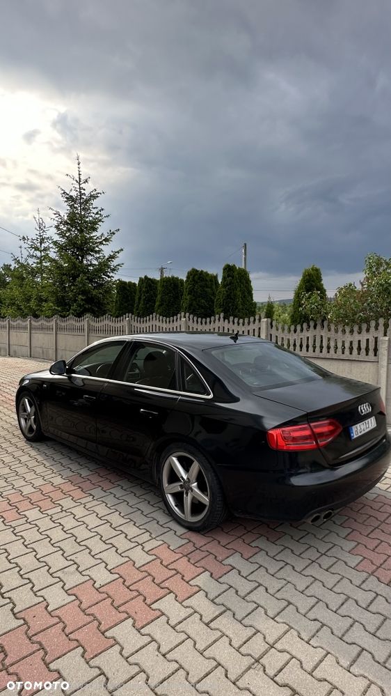 Audi A4 Limousine - 1
