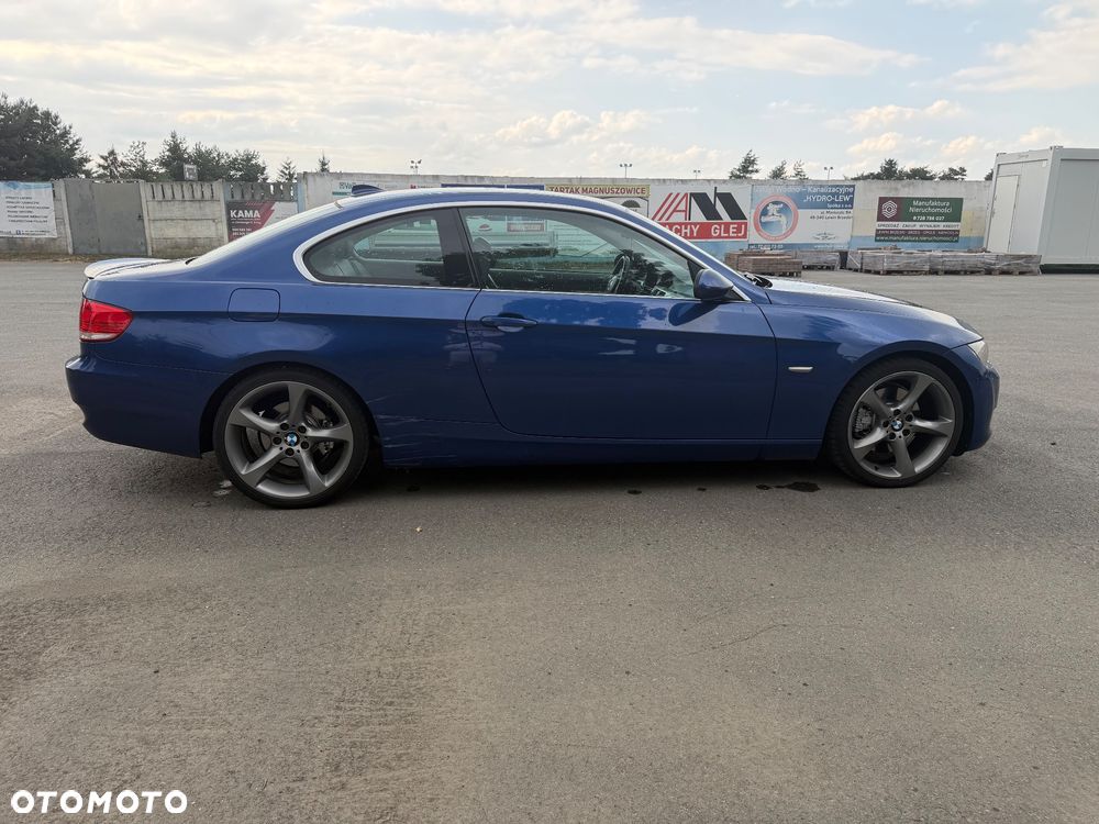 BMW Seria 3 325i - 7