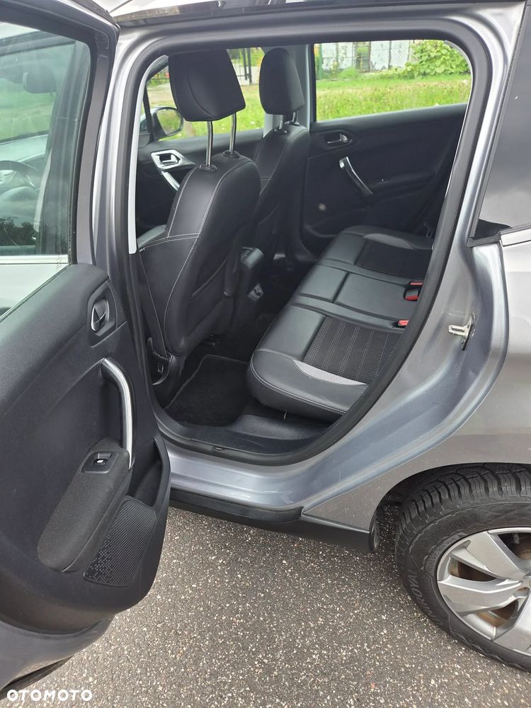 Peugeot 2008 1.2 Pure Tech Style - 11