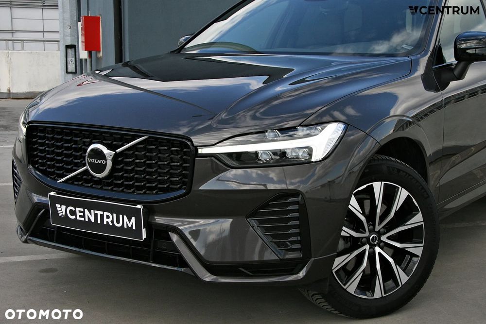 Volvo XC 60 B4 D AWD Plus Dark - 8