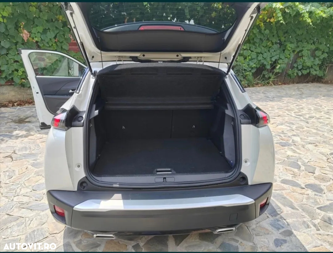 Peugeot 2008 1.2 L PureTech STT EAT8 GT Line - 6