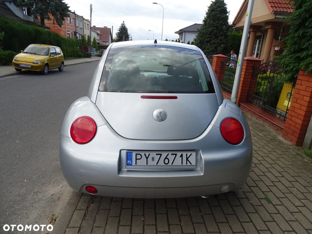 Volkswagen New Beetle 1.6 - 4