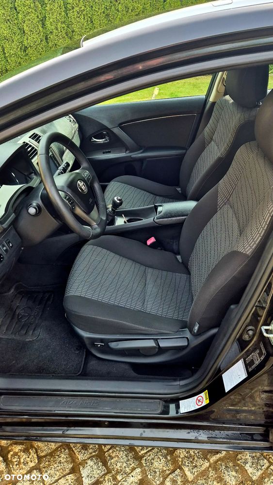 Toyota Avensis 2.0 D-4D Sol - 22