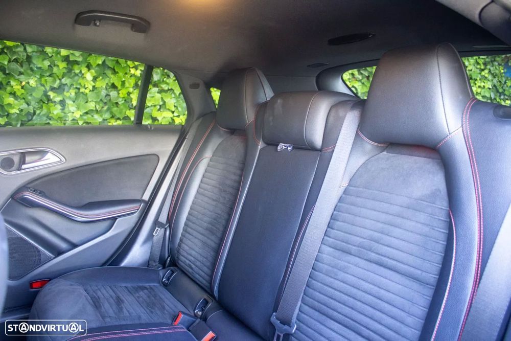 Mercedes-Benz CLA 180 d Shooting Brake AMG Line - 13