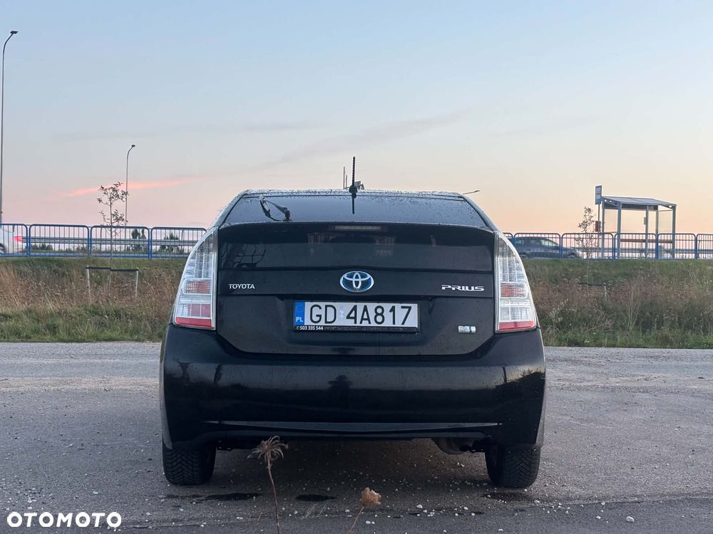 Toyota Prius - 4