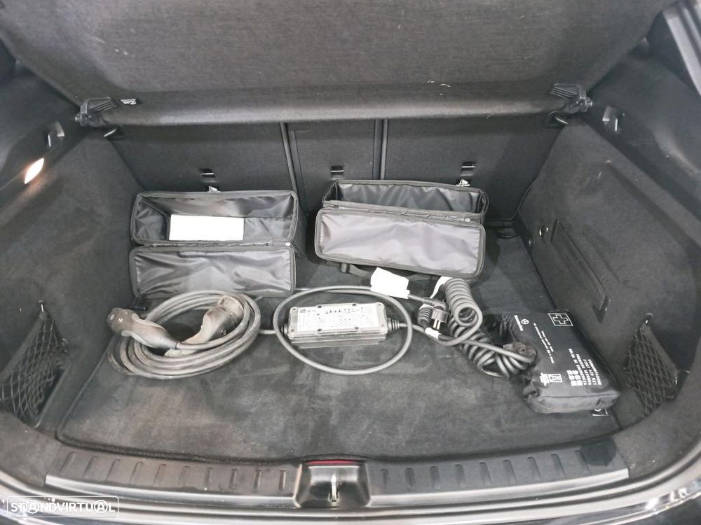 Mercedes-Benz GLA 250 e AMG Line - 11