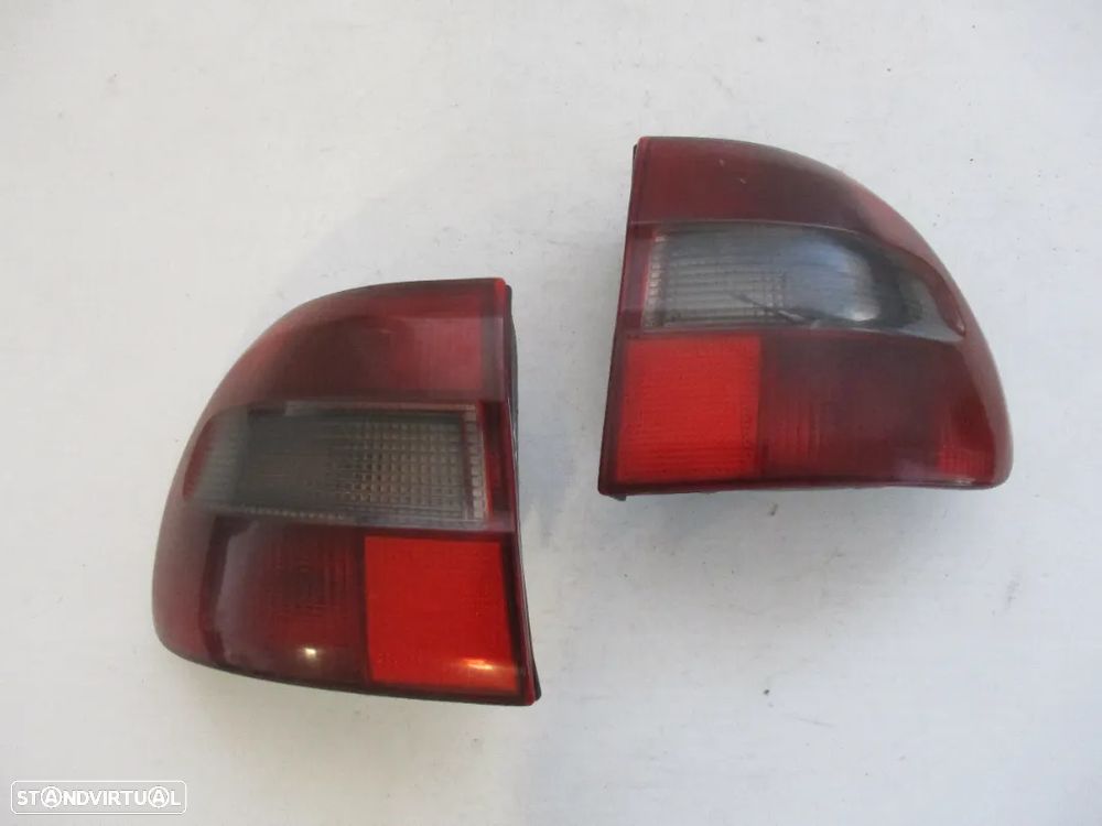 Farol Farolim Tras Volvo V40 Esq Dto - 2