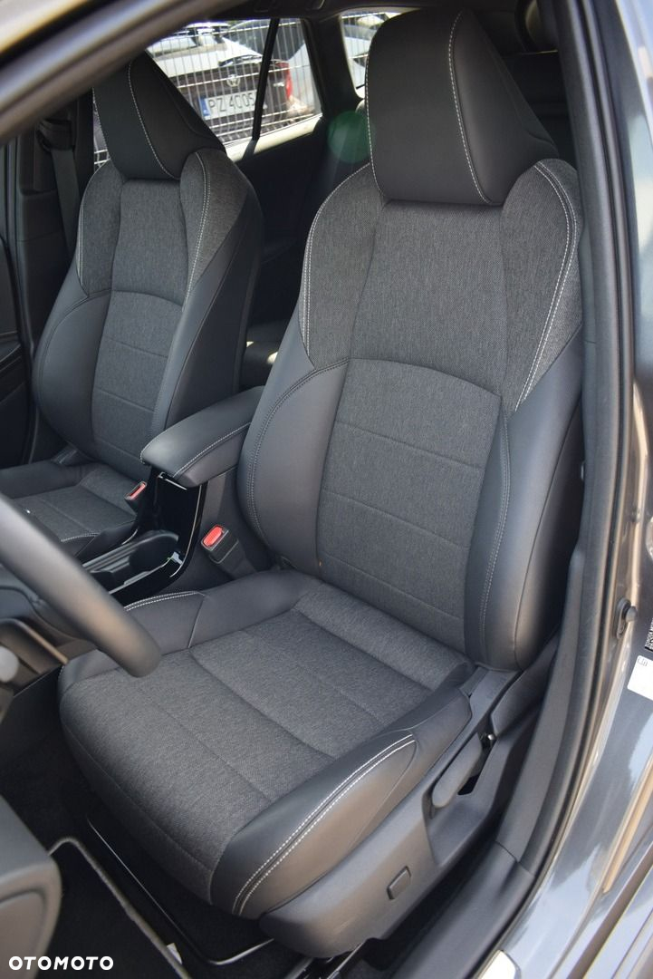 Toyota Corolla - 12