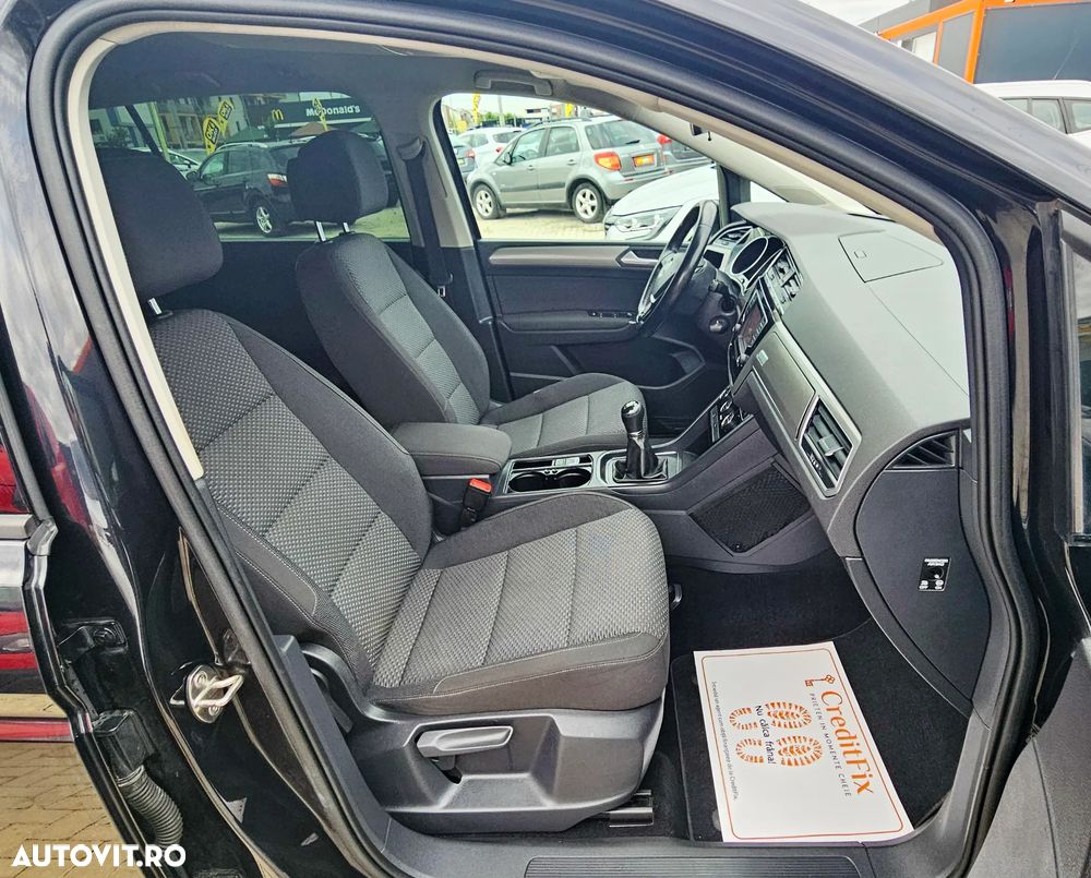 Volkswagen Touran - 16