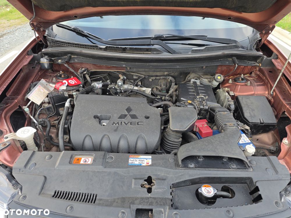 Mitsubishi Outlander 2.0 Intense + CVT - 9