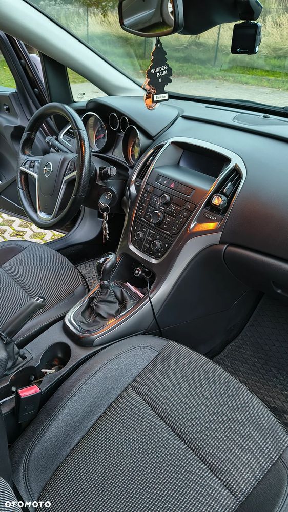 Opel Astra 2012 photo 5