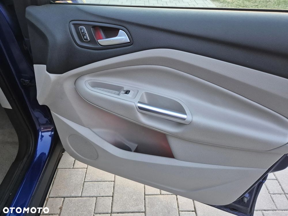 Ford Escape 2.0 EcoBoost AWD Titanium - 17