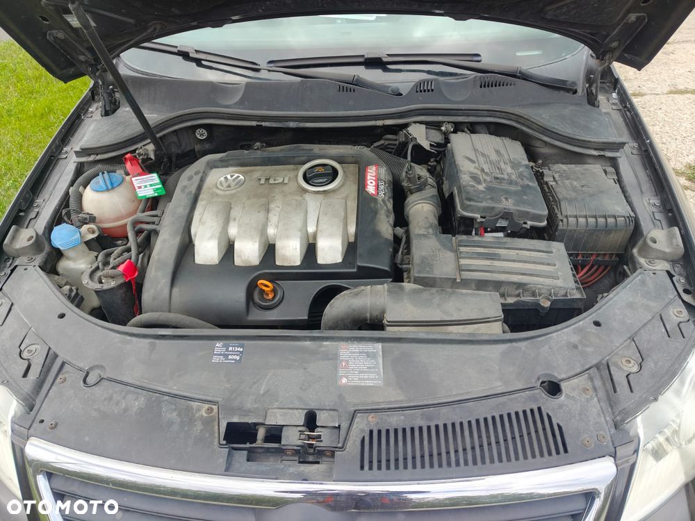 Volkswagen Passat - 12