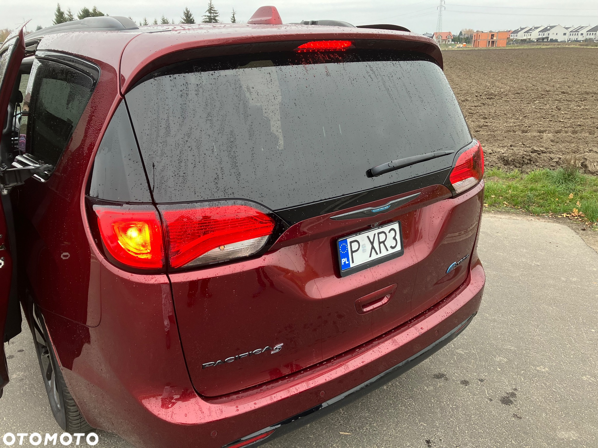 Chrysler Pacifica - 10