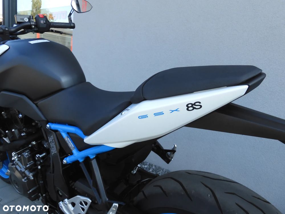 Suzuki GSX - 36