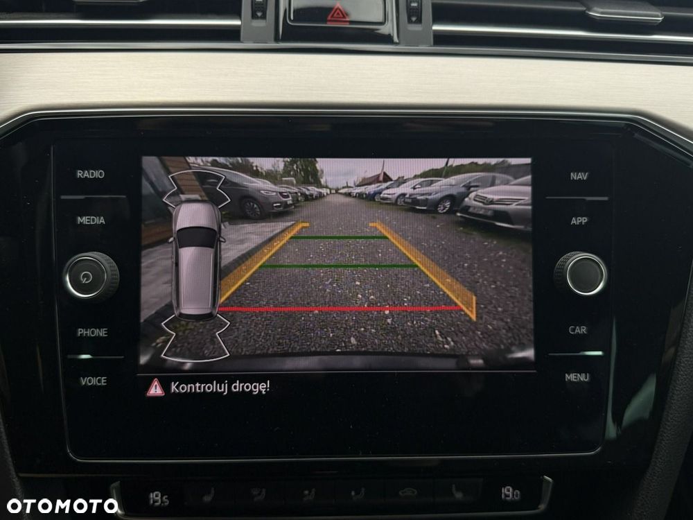 Volkswagen Passat 2.0 TSI Elegance DSG - 25
