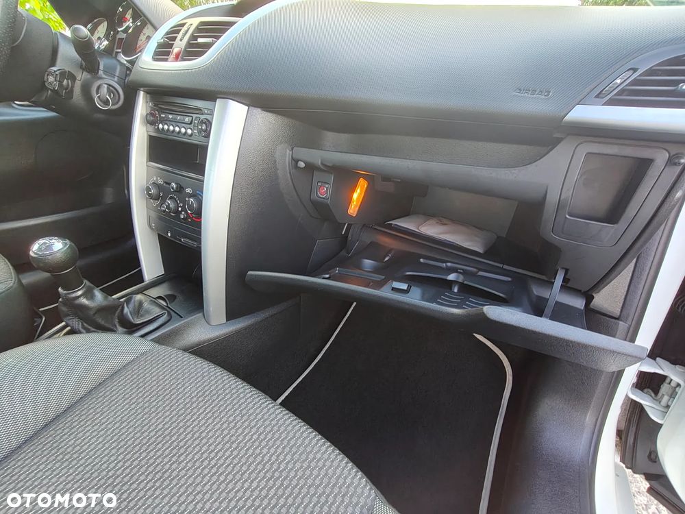 Peugeot 207 75 Urban Style - 16